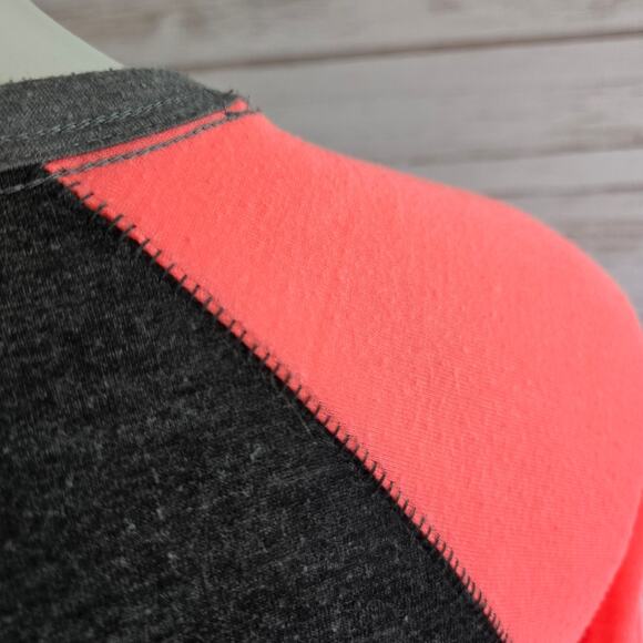 American Eagle Outfitters Baseball Tee sz XS - Picture 3 of 6